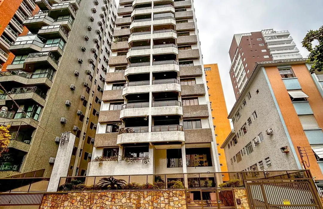 Amplo Apto a 400m da Praia de Pitangueiras-1